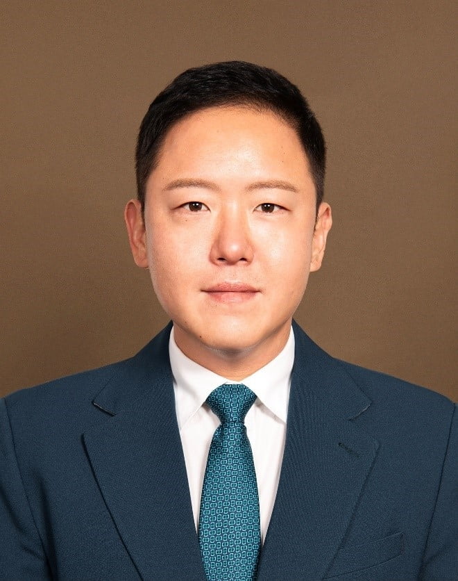 ⛈️又伤一个！巴萨官方发布：费尔明右大腿直肌受伤 将伤缺3周