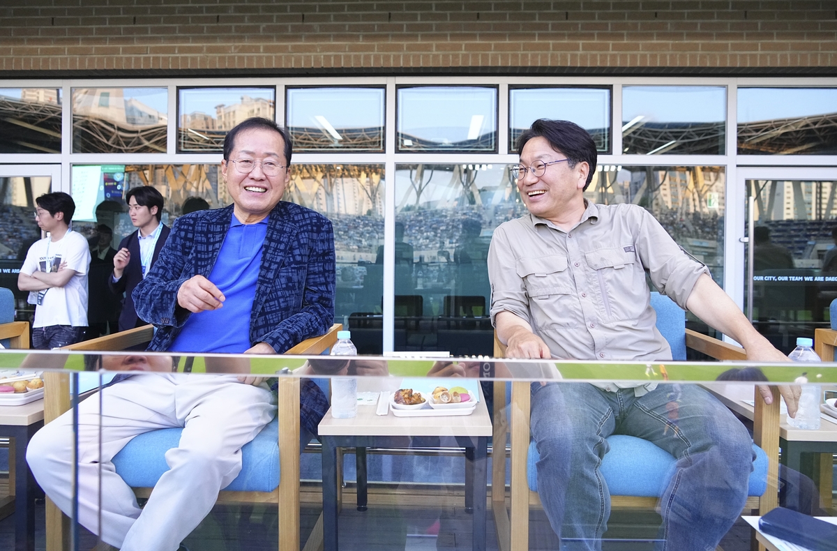 别眼馋克莱和希尔德！詹眉也有自己的宝藏射手，湖人这次没看走眼