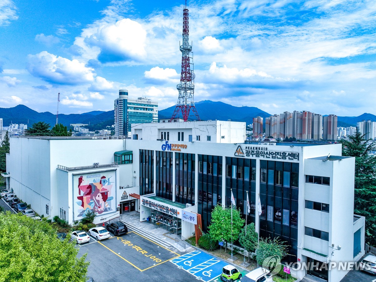 莫雷托：费内巴切和尤文在谈科斯蒂奇，球员对加盟持开放态度