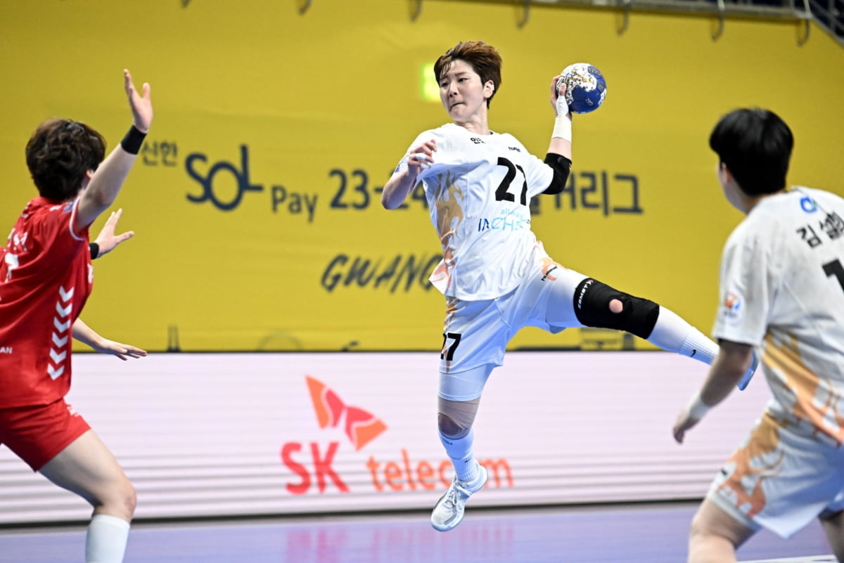 ⏳桑乔巧射被福斯特迅速挡出，热刺仍2-1切尔西